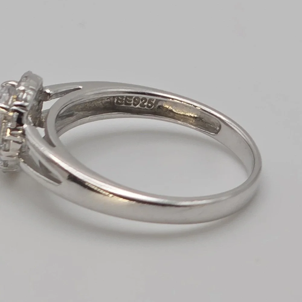Vtg CN Signed 925 Sterling Silver Ring Halo Cubic Zirconia Split-Shank Size‎ 7